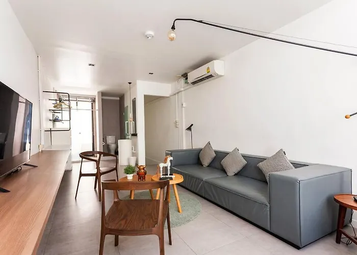 Miq_5br/silom Bts,mrt/wifi 1000mb/jacuzzi/16pax *